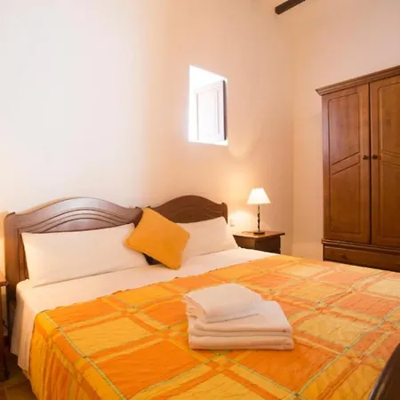 Tunicu Has Amazing Sea Views And Is Located In A Quiet Area Near To