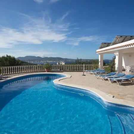 Tunicu Has Amazing Sea Views And Is Located In A Quiet Area Near To Villa